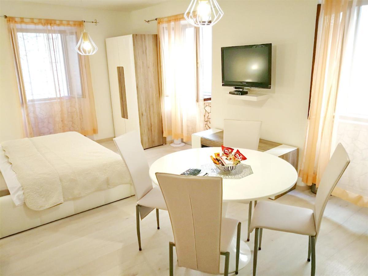 Apartments & Rooms As Βις Δωμάτιο φωτογραφία